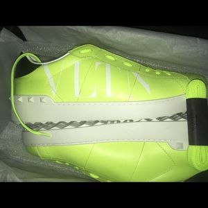 Valentino Garavani VLTN Logo Low Top Sneakers